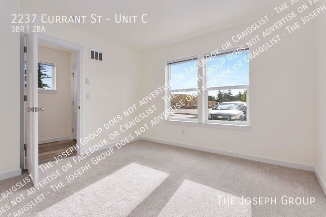 Building Photo - 2237 Currant St