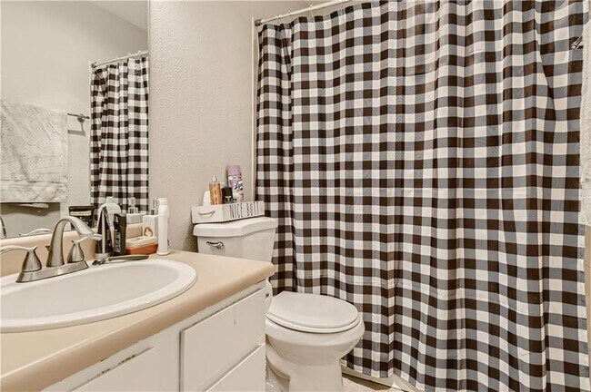 Building Photo - 2126 Redwing Way