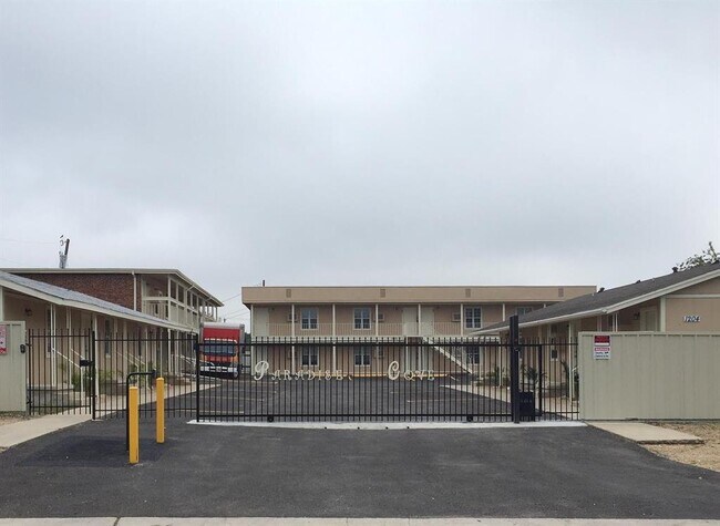 Building Photo - 1206 Bundrant Dr