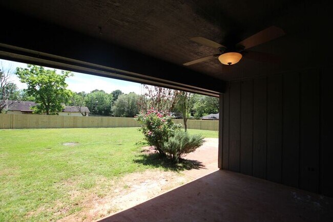 Building Photo - Available! Beautiful 3 bedroom in Whitehouse!