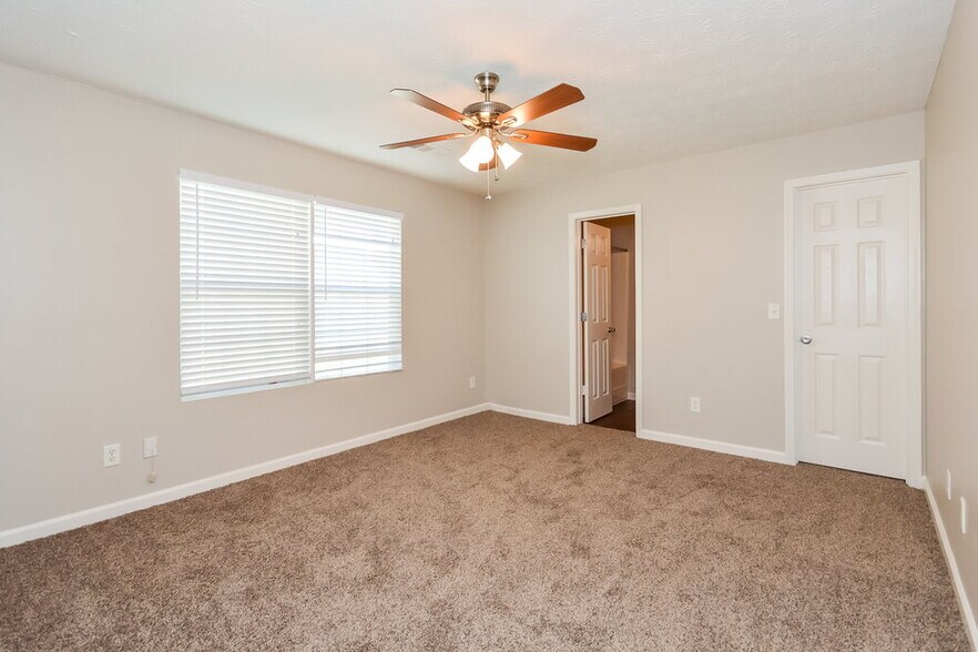Building Photo - 469 Cathedral Dr