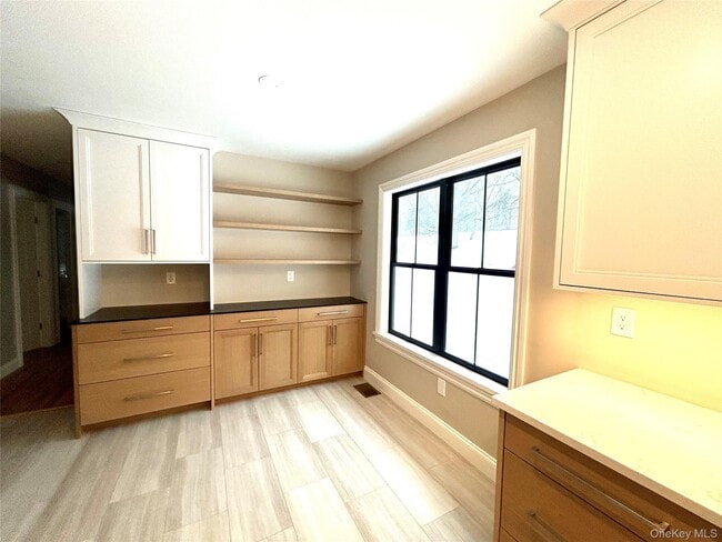 Building Photo - 49 Hackensack Heights Rd