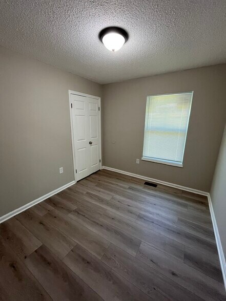 Building Photo - 3460 Wilmington Dr