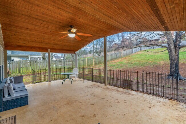 Building Photo - 8815 Brucewood Ln