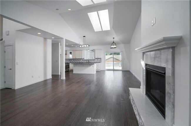 Building Photo - 116 S 42nd St