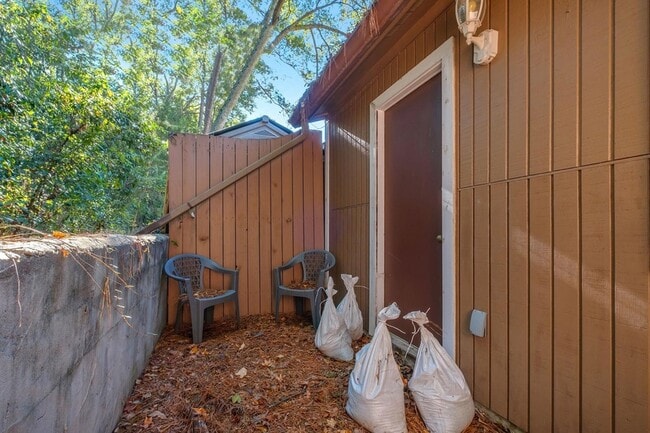 Building Photo - 2203 Sandpiper St