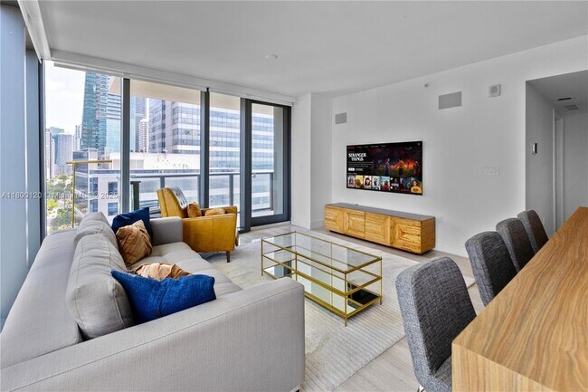 Building Photo - 1451 Brickell Ave