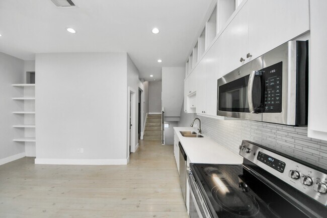 Building Photo - 1708 Winter St