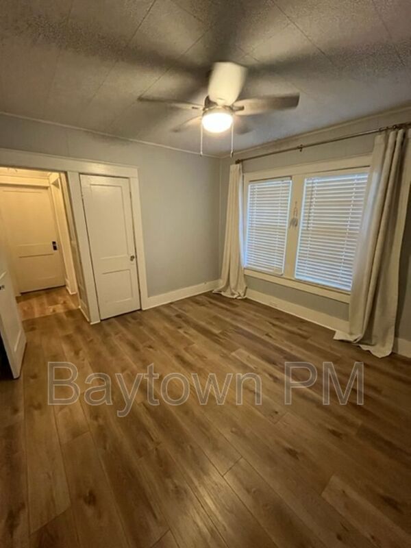 Building Photo - 203 W Haya St