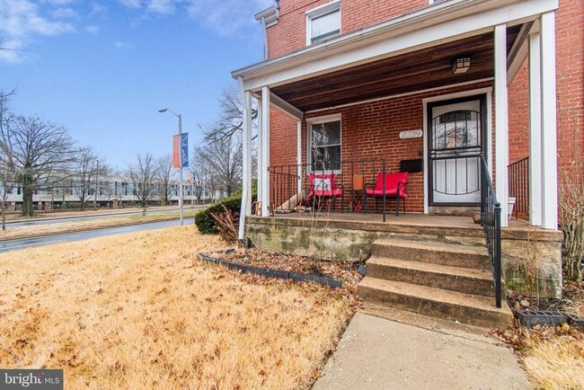 Building Photo - 2039 Hillenwood Rd