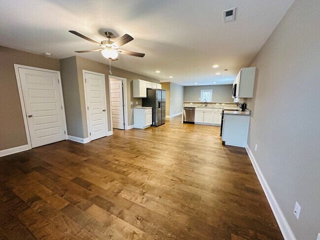 Building Photo - Stunning 2023-Built Home in Powell – Quiet Cul-de-Sac Living!