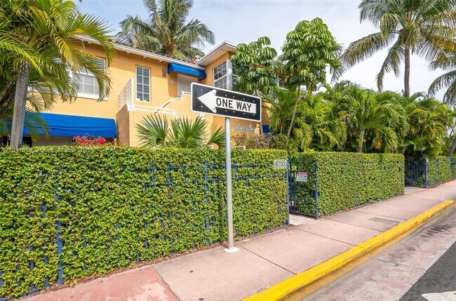 Building Photo - 8200 Harding Ave