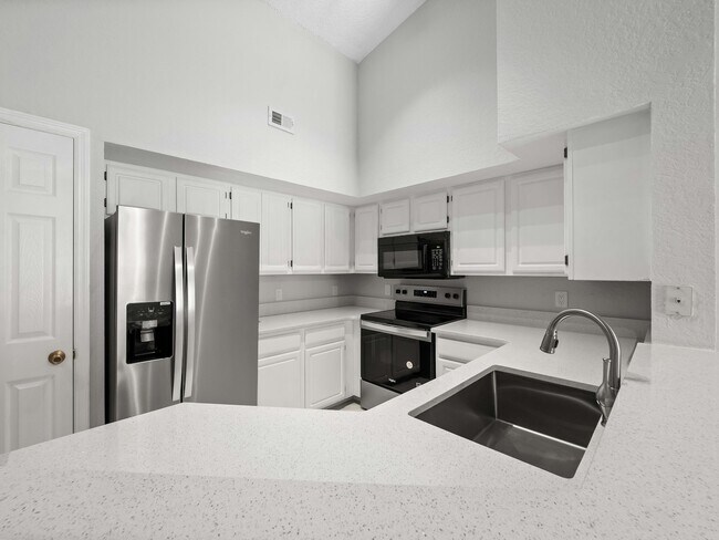 Building Photo - 8300 Elm Park Dr