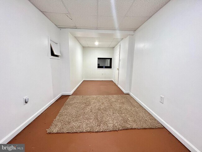 Building Photo - 8620 Trumbauer Dr