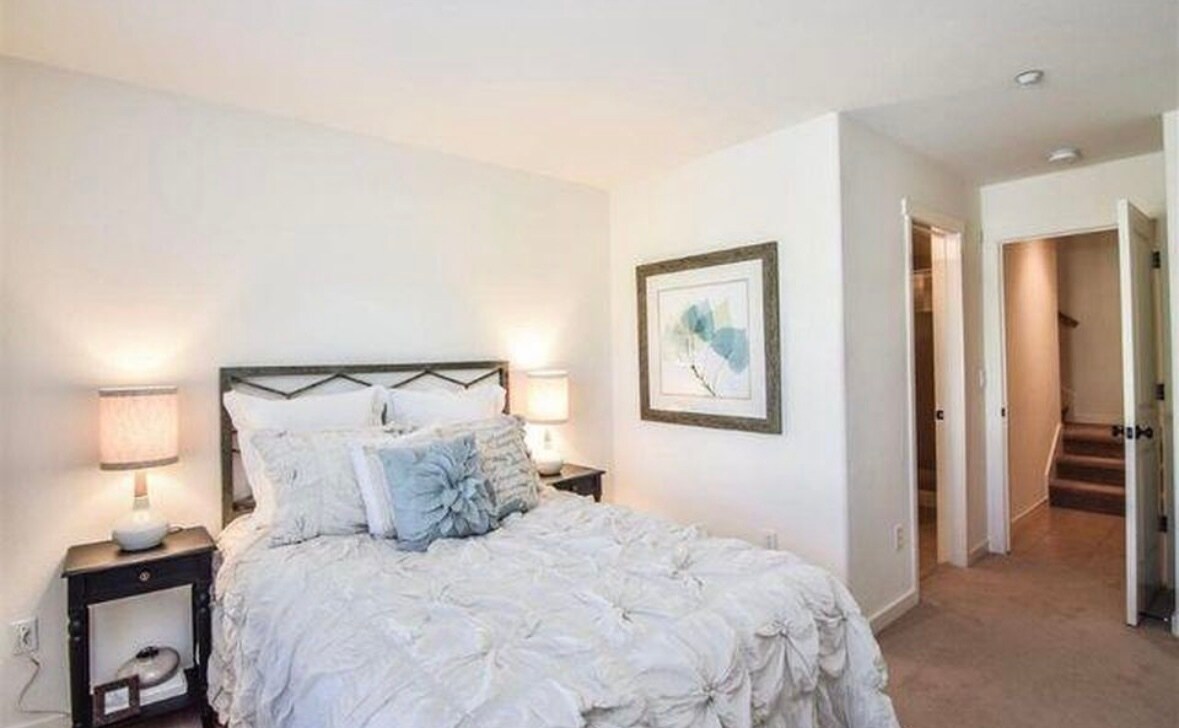 Bedroom on lower level. Has walkin closet - 170 N N St