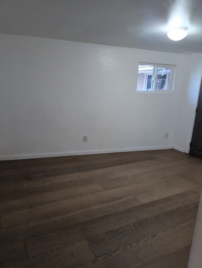 Building Photo - 2 Bedroom 1 Bath- House