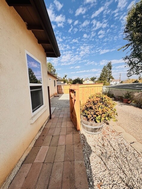 Building Photo - 8592 Atlas View Dr