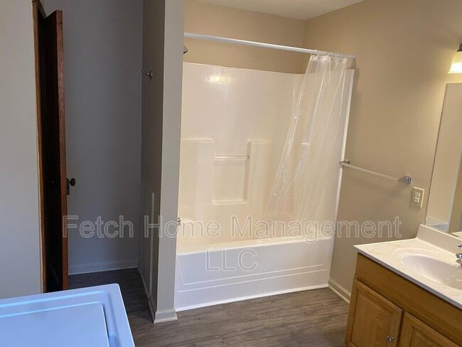 Building Photo - 129 N 2nd St