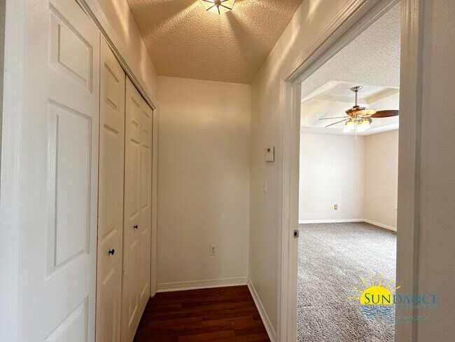 Building Photo - Charming 3-Bedroom Home in Forest Oaks!
