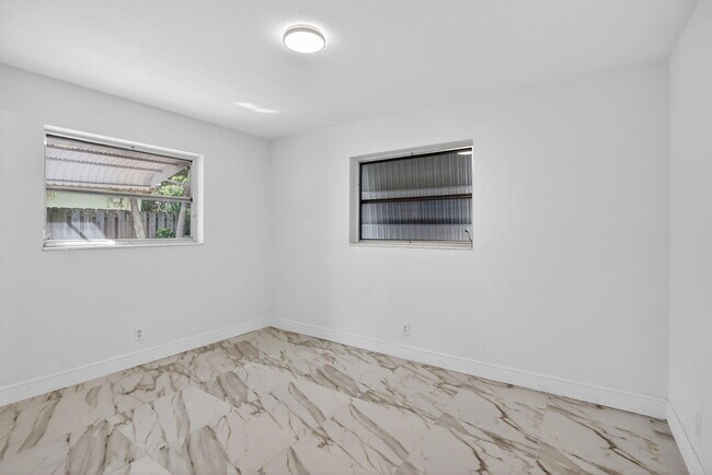 Building Photo - 5731 NE 17th Terrace