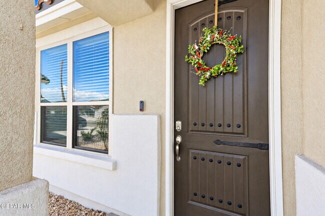 Building Photo - 13876 Loreina Luz Ave