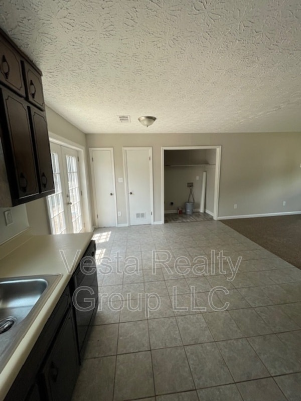 Building Photo - 252 Toby Springs Ln