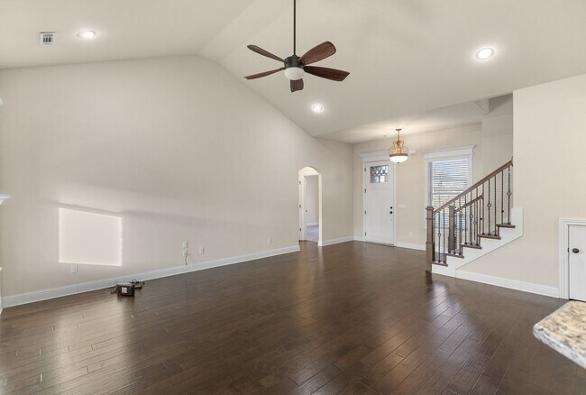 Building Photo - 2304 SW Chaddington Rd