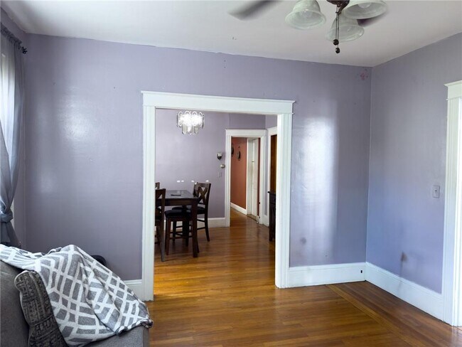 Building Photo - 336 River Ave