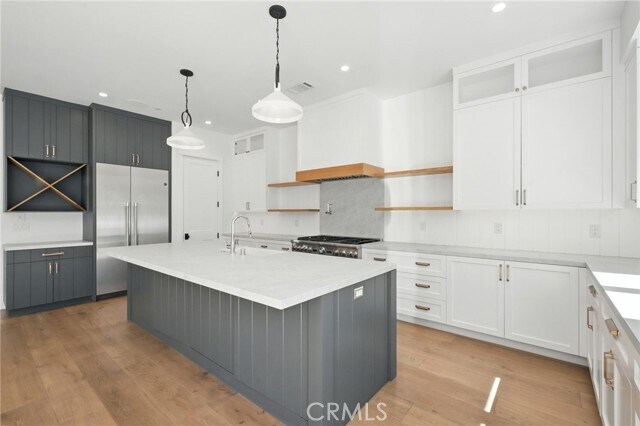 Building Photo - 391 La Perle Pl