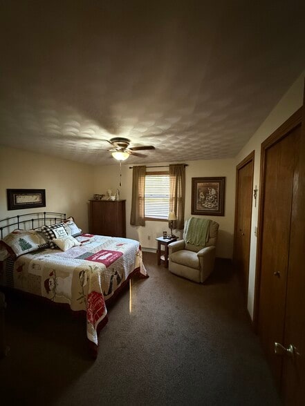 Building Photo - 520 S Kensington Dr