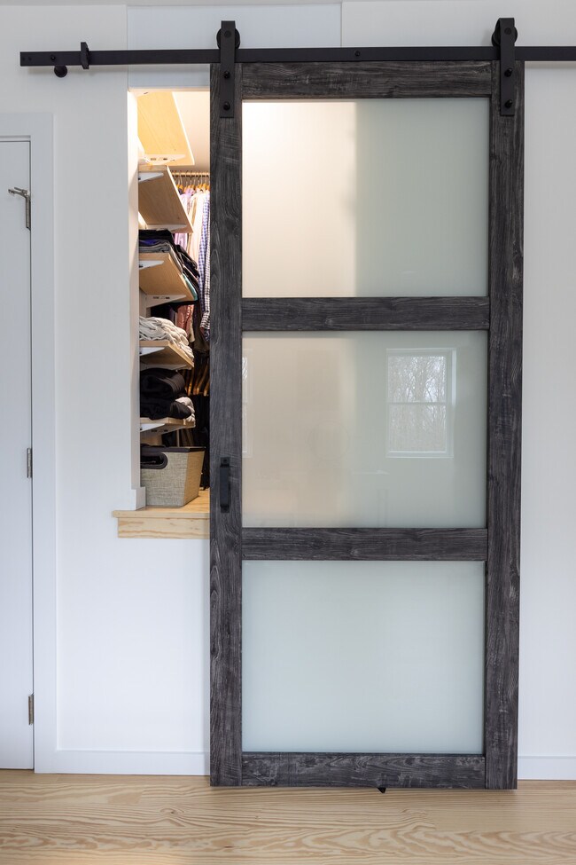 Building Photo - 136 Topsfield Rd