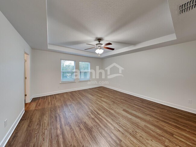 Building Photo - 221 Crestrun Loop