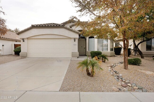 Building Photo - 11217 W Edgemont Ave