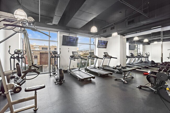 Building Photo - 1700 Park Ave