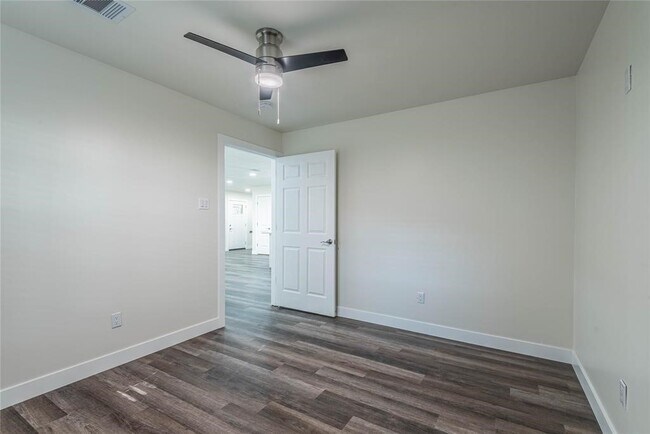 Building Photo - 6003 De Moss Dr
