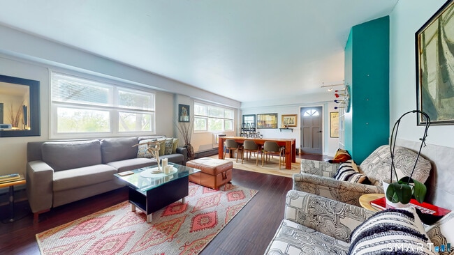 Building Photo - 25 Cartright St