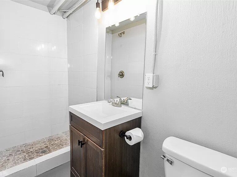 Building Photo - 2715 S 7th St