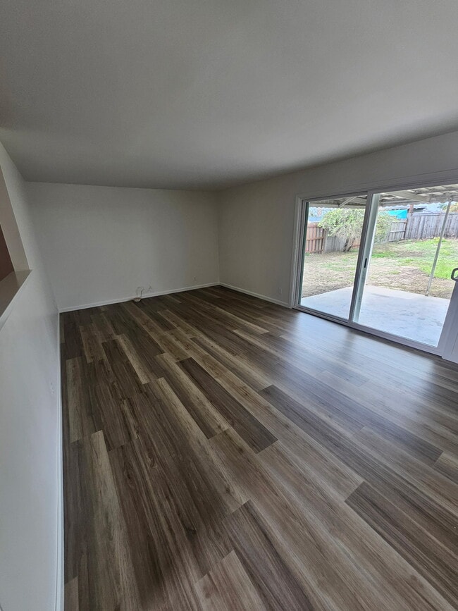 Building Photo - 695 Mayrum St