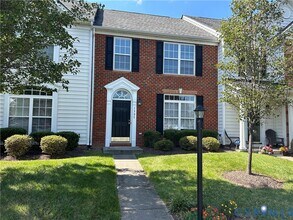 Building Photo - 1307 Village Views Dr