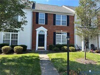 Building Photo - 1307 Village Views Dr