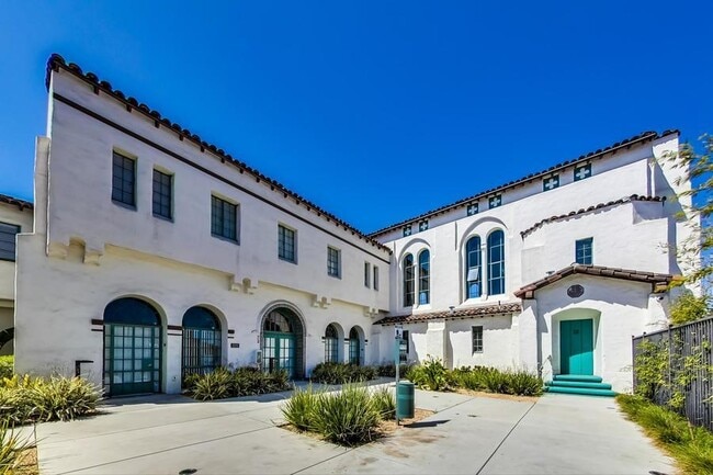 Building Photo - 1638 47th Avenue