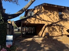 Building Photo - 3175 Golden Oak Ct