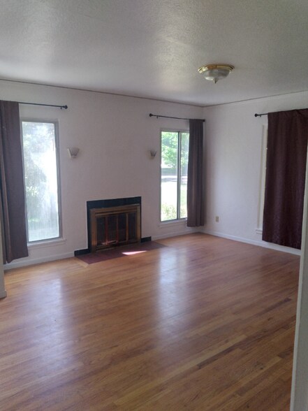Building Photo - 136 Pierce St