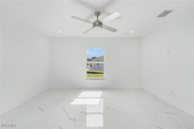 Building Photo - 2505 39th St SW