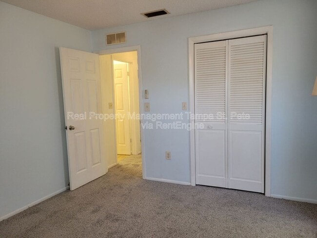 Building Photo - 11609 Shady Tree Pl