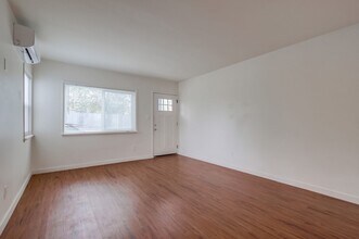 Building Photo - Updated 2-Bed Condo in Prime North Park