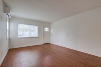 Building Photo - Updated 2-Bed Condo in Prime North Park