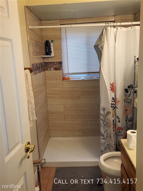 Building Photo - 2863 Marshall St