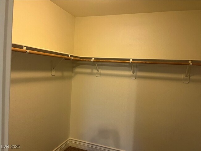 Building Photo - 397 Hidden Hole Dr