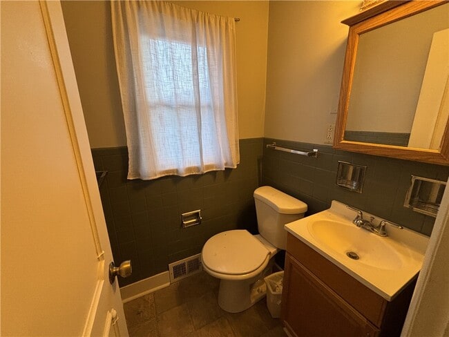 Building Photo - 213 Governor Terrace